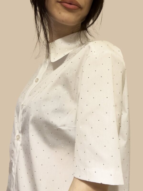 Camicia bianca con brillantini - immagine 3